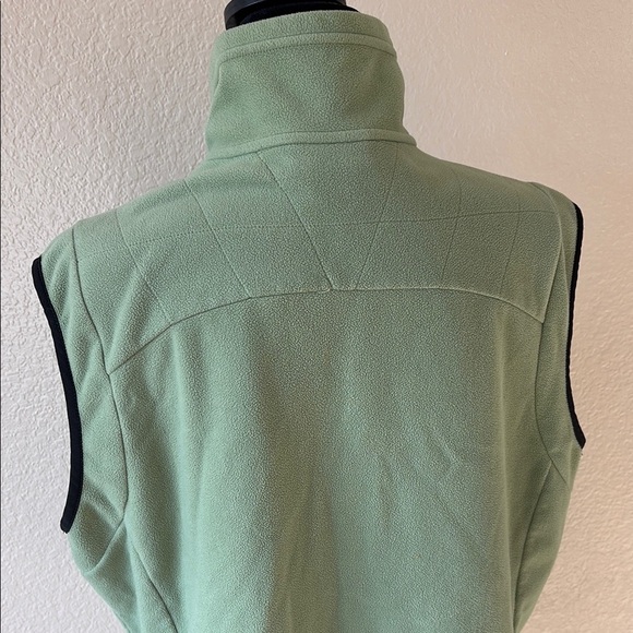 REI Vintage Light Green Light Weight Fleece Pocketed Hiking Turtle Neck Vest - Picture 3 of 13